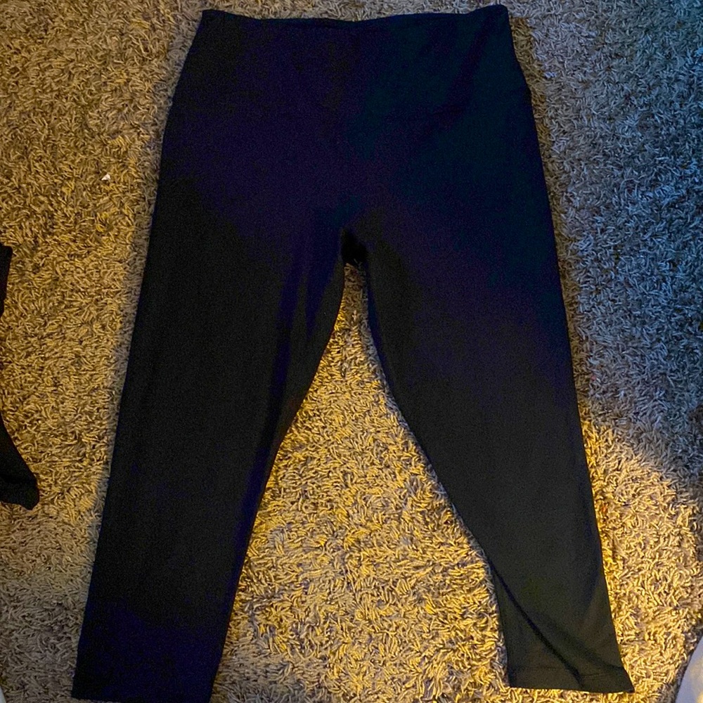 Black ankle length leggings
